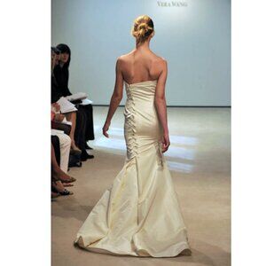 Vera Wang 2009 Vintage Mermaid Wedding Dress